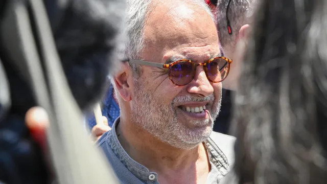 
                    Bloco pede prioridade à descontaminação da Base das Lajes
                