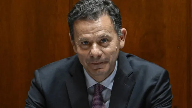 
                    Médio Oriente? 