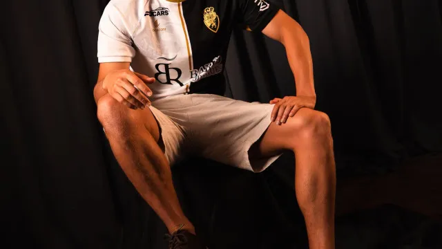 
                    Farense oficializa João Resende como terceiro reforço para 2026/27
                