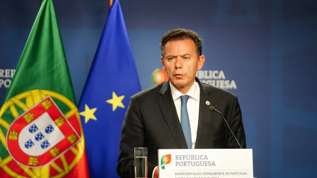 
                    Governo alerta para 