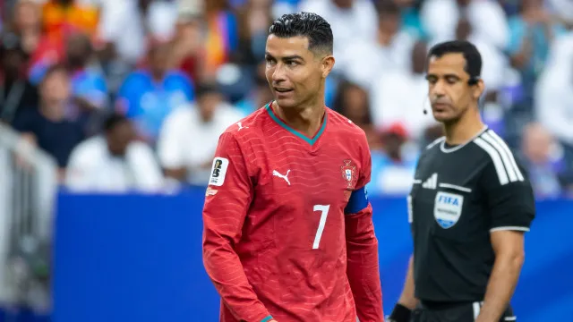 
                    Depois da fotografia, Cristiano Ronaldo deixou esta mensagem enigmática
                