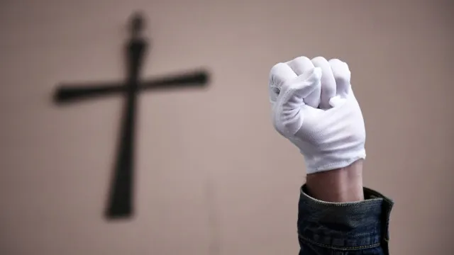 
                    Há entre 700 e 1.500 vítimas de abusos em escola católica francesa
                