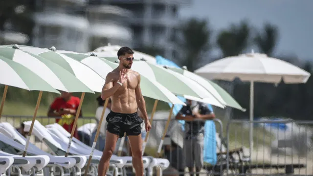 Praia e filhos em tempos de Mundial. Quando é que ficámos tão estúpidos?