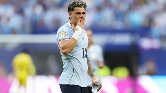 
                    Maxi Araújo brilha no Mundial e Sporting fica em alerta no mercado
                