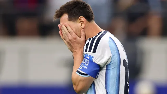 
                    Messi teve a história na ponta das chuteiras e acabou por fazer isso
                