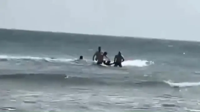
                    Agride sexualmente turista e foge para o mar. Precisou de ser resgatado
                