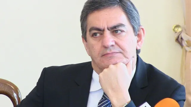 
                    Condições de detenção do opositor azeri Ali Kerimli estão a degradar-se
                