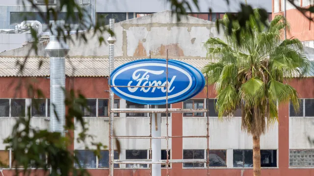 
                    Ford desmonta motores todos os dias e 