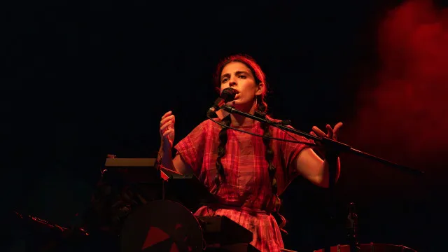 
                    Ana Lua Caiano edita novo álbum 