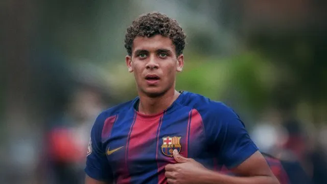 
                    Oficial: egípcio Hamza Abdelkarim é reforço em definitivo do Barcelona
                
