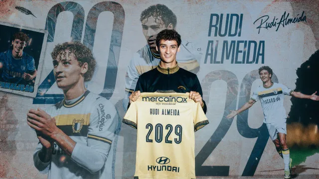 Oficial: Rudi Almeida renova contrato com o Famalicão