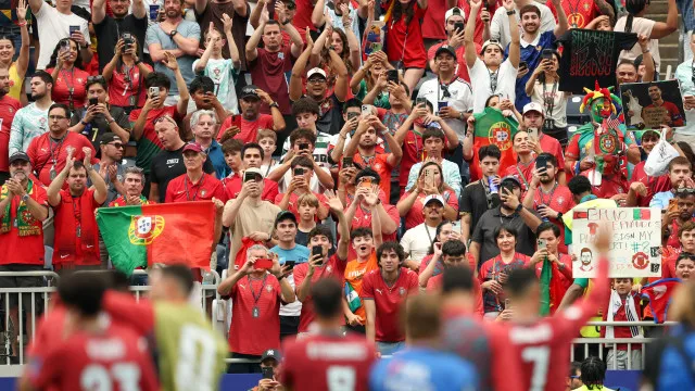 Entre portugueses, alemães e fãs de Ronaldo, Berlim festejou goleada lusa