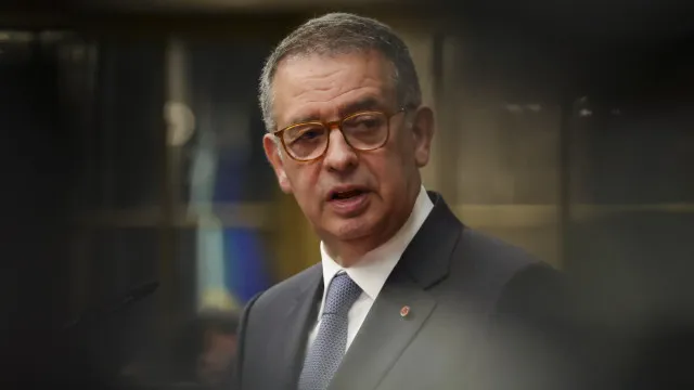 
                    Seguro defende redução do risco sísmico como prioridade acima da política
                