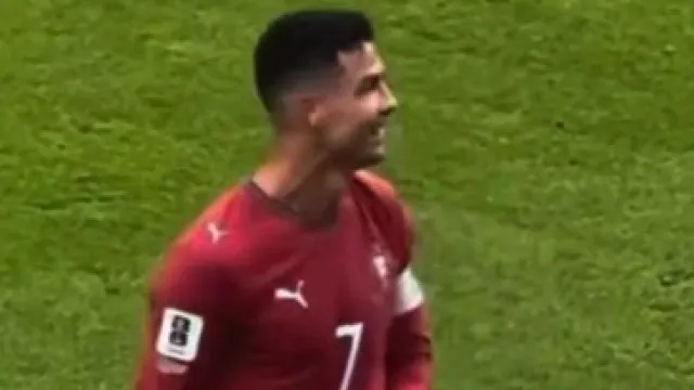 Foi com esta frase que Cristiano Ronaldo celebrou o bis com o Uzbequistão