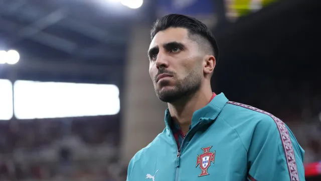 Rui Silva ganha calo no banco de Portugal: "Volta mais forte ao Sporting"