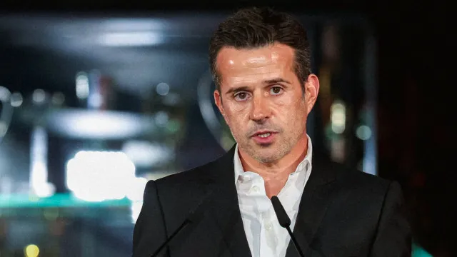 
                    Benfica reabre oficina. Quem pode agarrar a oportunidade com Marco Silva?
                