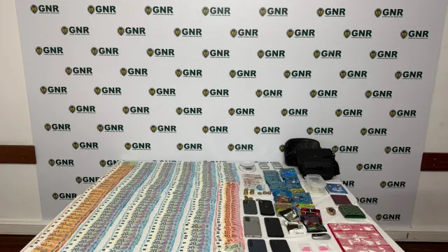 
                    GNR deteve dois suspeitos de tráfico de droga em Albufeira
                