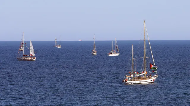 Irão vinca que navios devem seguir rotas pré-estabelecidas em Ormuz