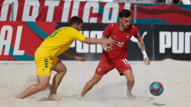 
                    Futebol de praia: Portugal volta a golear Lituânia em jogo de preparação
                