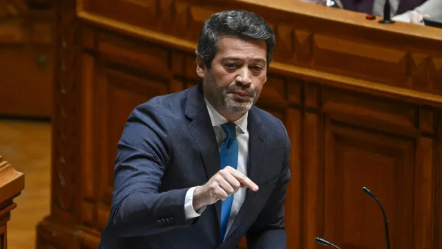 
                    Ventura exige demissão de Luís Neves e intervenção de Seguro
                
