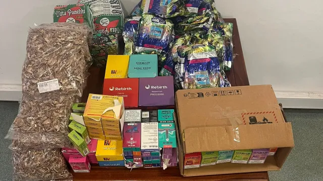
                    GNR detém suspeito de contrabando de tabaco com ouro e 18 mil euros
                