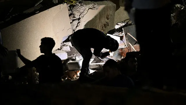 
                    MNE confirma morte de português 