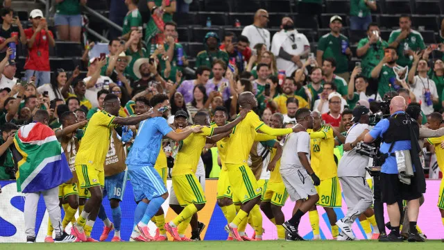 Está fechado o primeiro jogo dos '16avos' do Mundial. Quem já lá está?