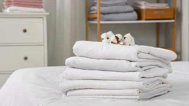
                    O truque das avós para deixar os lençóis brancos como novos
                