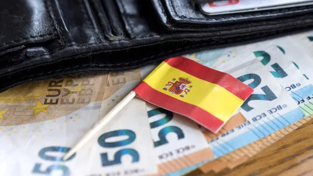 
                    Economia de Espanha cresceu 2,7% no primeiro trimestre
                