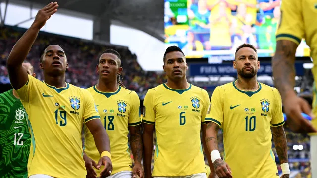 
                    Alex Sandro e Danilo disponíveis para voltar ao FC Porto: 