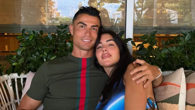 
                    CR7 e Georgina já estão de férias em Maiorca: As primeiras imagens 
                