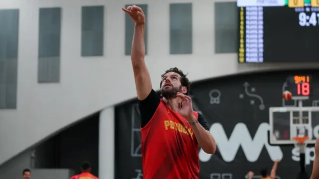 Miguel Queiroz garante equipa "motivada" para o sonho do Mundial