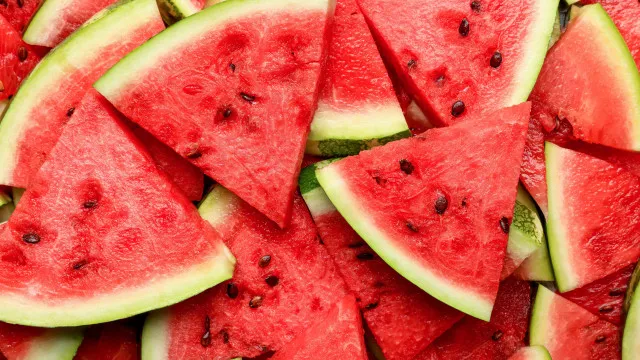 
                    Nunca mais deite fora as sementes da melancia! 4 formas de usá-las
                