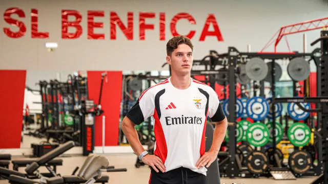 
                    Henrique Araújo, Varela e Obrador ausentes no início de época do Benfica
                