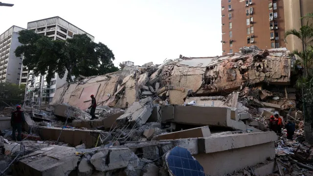 
                    Luz do dia mostra a (enorme) destruição após sismos na Venezuela: Veja
                