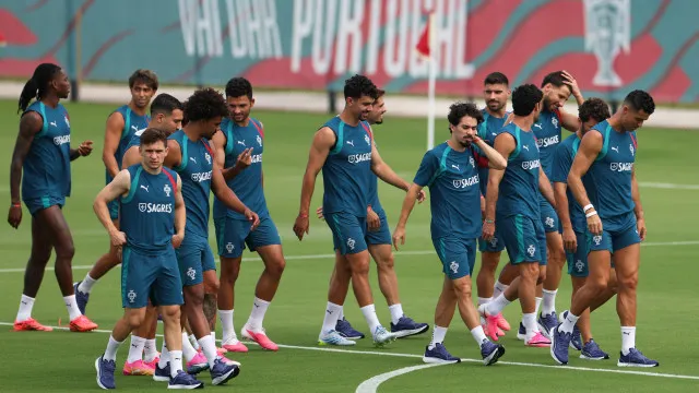 Último treino de Portugal sem ausências e com homenagem à Venezuela