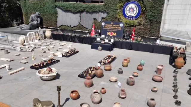 
                    Apreendidos mais de 10.000 artefactos em residência em Istambul
                