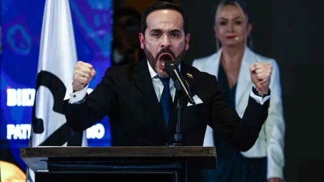 
                    Presidente eleito da Colômbia dá 