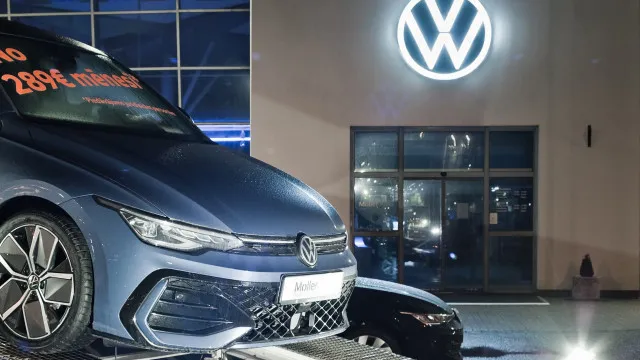 
                    Medidas drásticas? Volkswagen pondera cortar 100 mil empregos
                