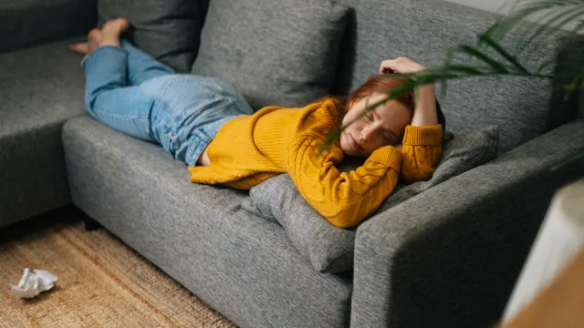 
                    Porque é que ficamos com sono depois de almoçar? Eis as causas
                