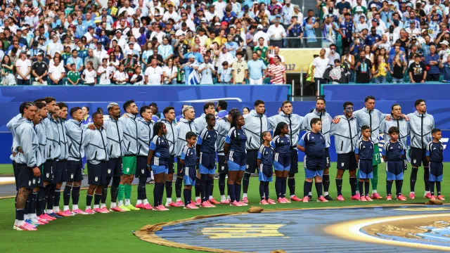 
                    Campanha de Cabo Verde no Mundial inspira jovens nas escolas de futebol
                