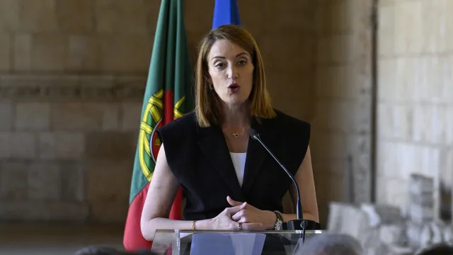 
                    Metsola elogia forma como Portugal protegeu liberdade após adesão à UE
                