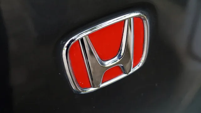 
                    Honda: Prejuízo histórico para evitar ficar 