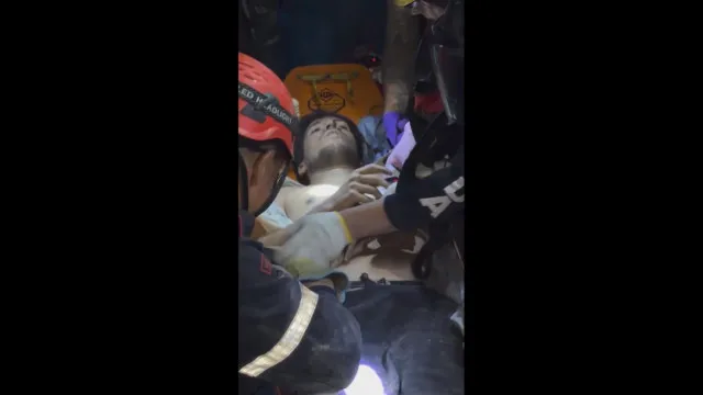 
                    Vítor Sardinha foi resgatado dos escombros na Venezuela após 34h
                