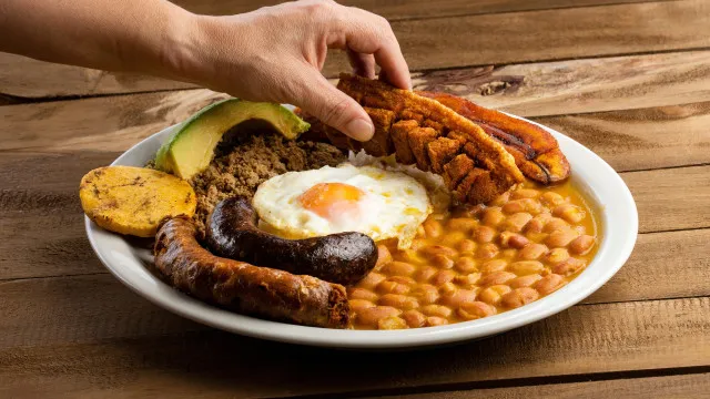 
                    Receitas do Mundial. Será que a força da Colômbia vem deste prato cheio?
                