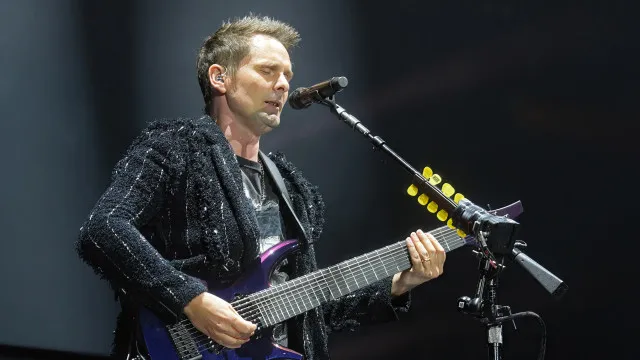 
                    Matt Bellamy, vocalista dos Muse, quebra silêncio sobre separação
                