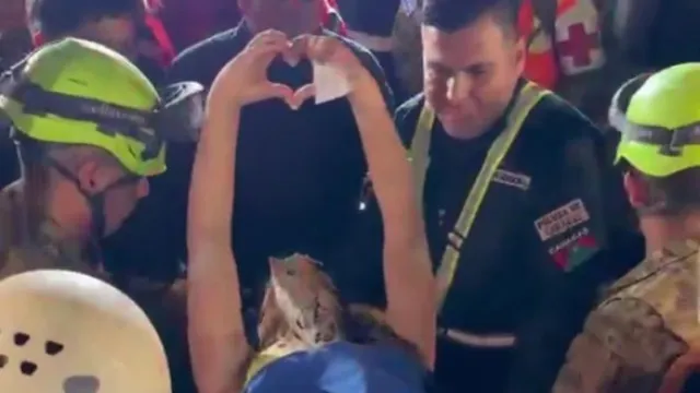 Vídeo. Jovem de 15 anos e cadela resgatadas dias após abalo na Venezuela