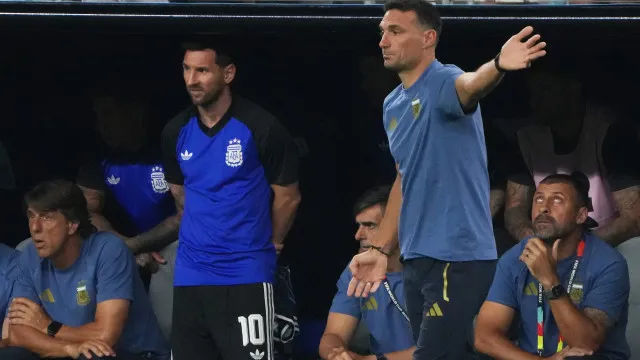 Scaloni rendido a Inglaterra: "Tem dois dos melhores jogadores do mundo"