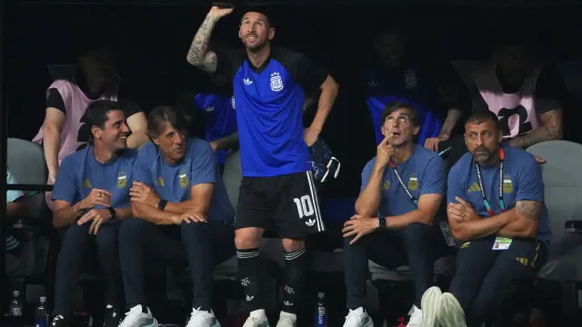 "Messi podia ter feito 90 minutos, mas preferiu que os colegas jogassem"