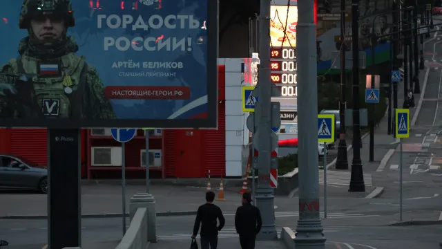 
                    Um morto em ataque ucraniano a refinaria russa. 2 feridos em Kyiv
                